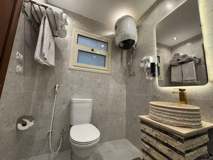 Bathroom 3, New White Pyramids Inn, Unorganized in Al Jizah