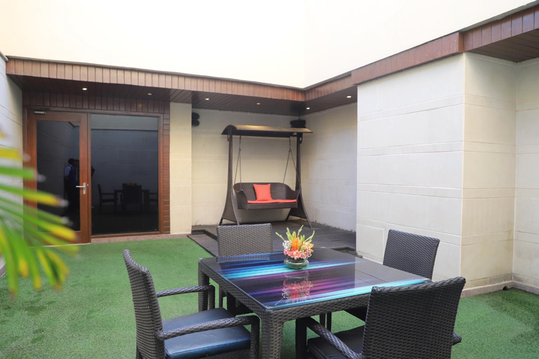 Dining Room 12