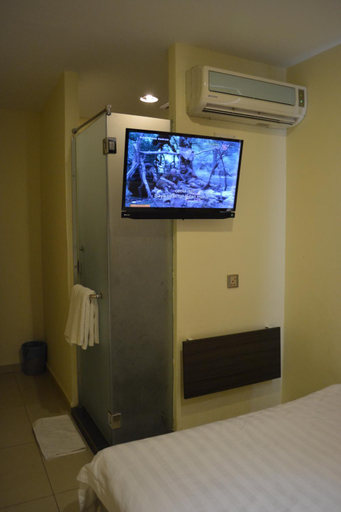 Bedroom 12