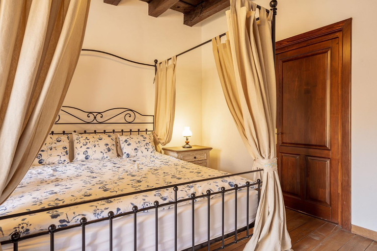 Others 3, Casa Schmidt, Bunesti