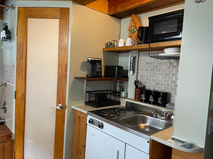 Others 5, Luna Bed & Breakfast, Kootenay Boundary