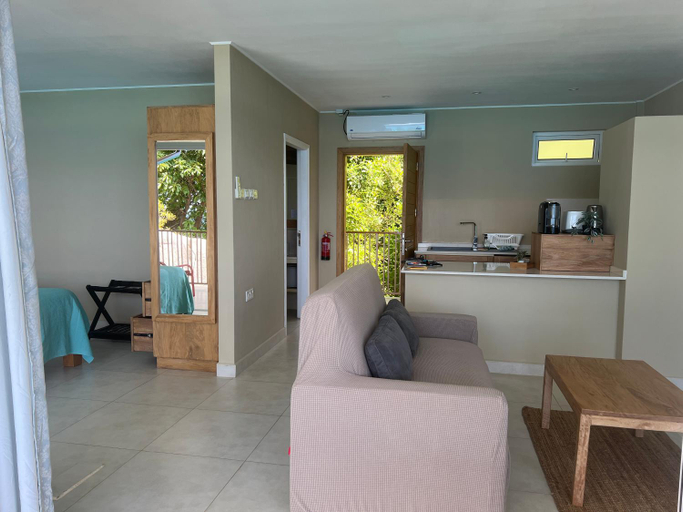 Others 3, Maka Bay Self Catering