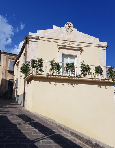 Others 3, Casa dei Giurati, Syracuse