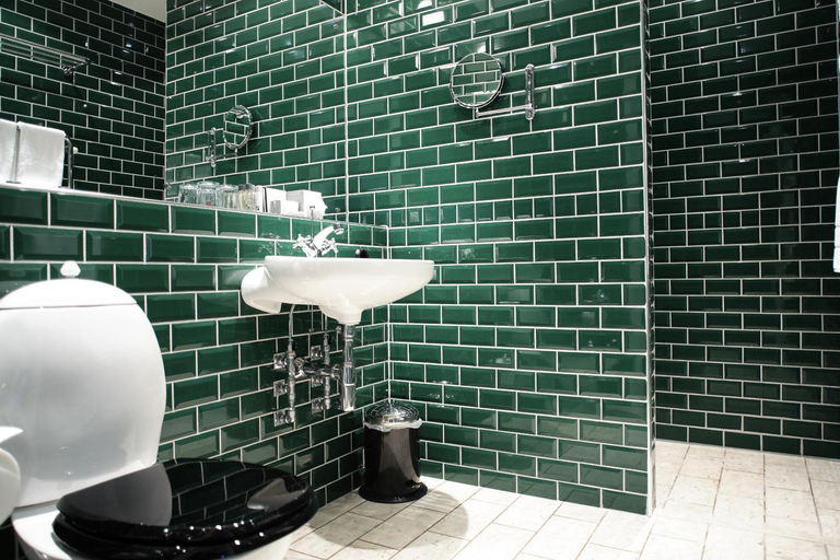 Bathroom 4, Bjertorp Slott, Vara