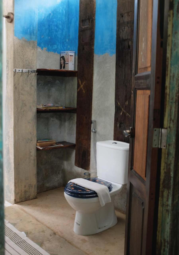 Bathroom 14