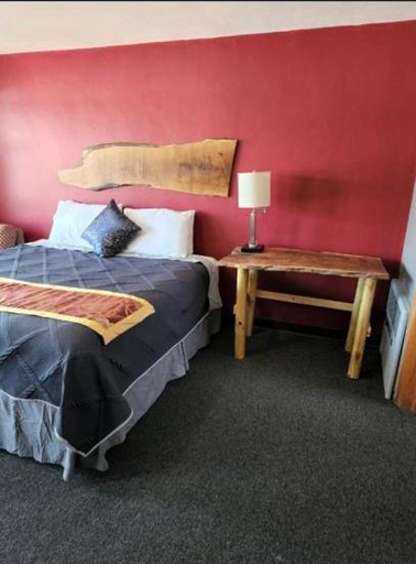 Bedroom 4, Tri-State Wood Inn, Grant