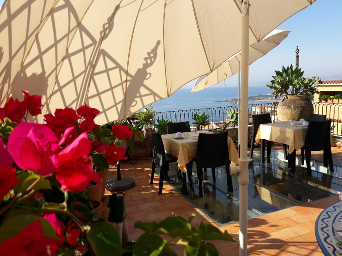 Others 2, B&B Varo Taormina, Messina
