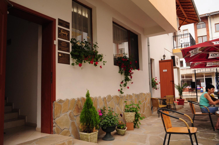 Others 3, Guest Rooms Biju, Tryavna