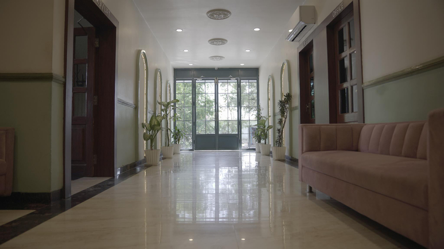 Others 3, hotel urban house, Bhopal