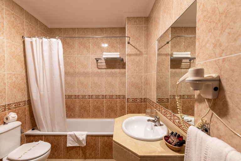 Bathroom 4, Hotel Marte, Santa Cruz de Tenerife