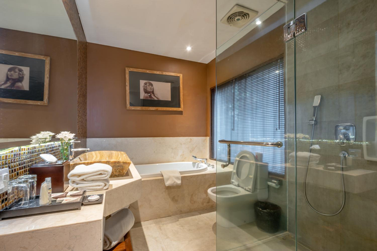 Bathroom 15