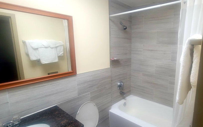 Bathroom 14