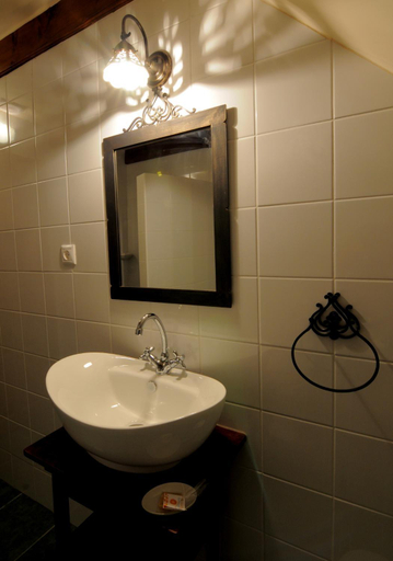 Others 4, Matievics Boraszat es Vendeghaz, Szekszárd