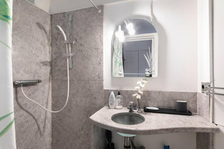 Bathroom, Two Beautiful Studios - Bastille- 4 pers, Paris