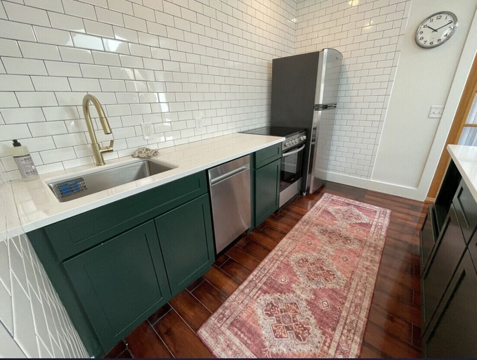 Others 4, Cottage Street Downtown New Apartment, Hancock