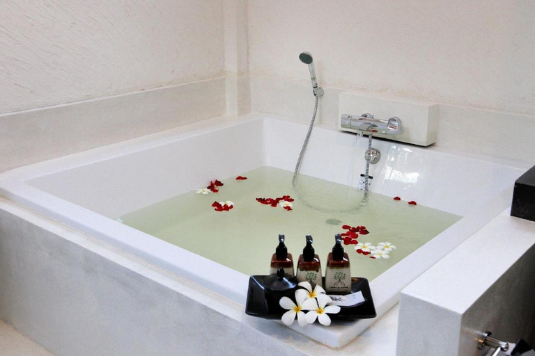 Bathroom 18