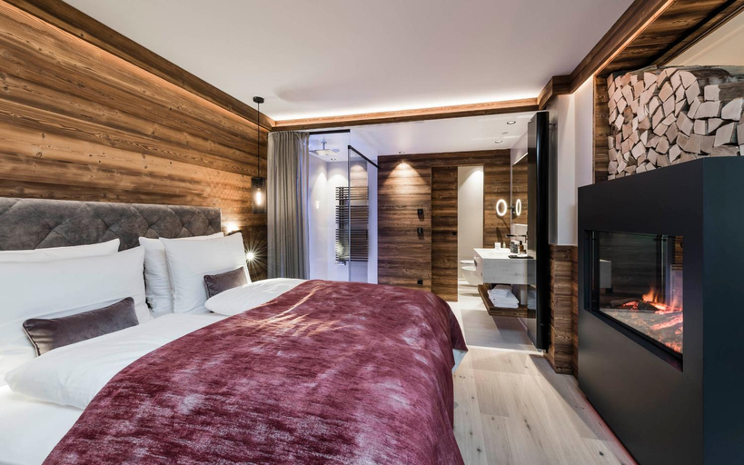 Bedroom 5, Bad Moos Aqua Spa Resort, Bolzano