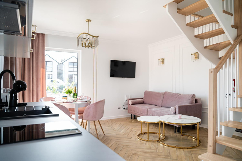 Others 5, APARTAMENTY 3 CORKI, Puck