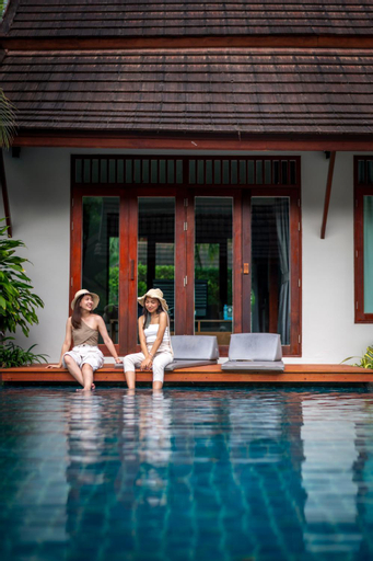 Swimming Pool 24