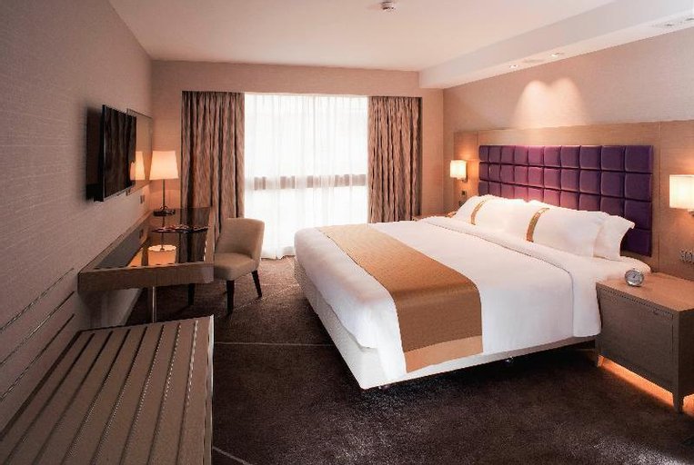 Bedroom 16