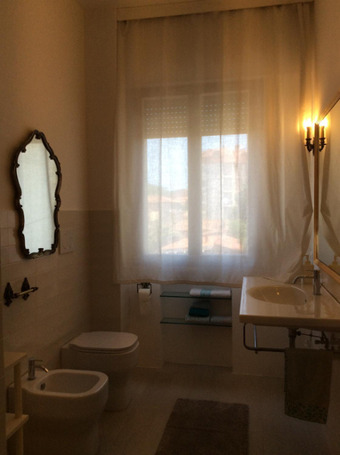 Others 4, Manu Vintage B&B, Rimini
