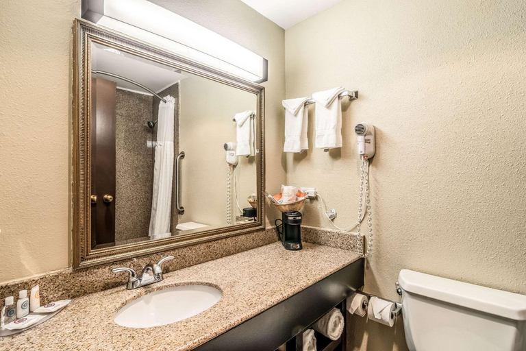 Bathroom 11