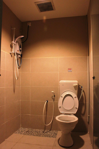 Bathroom 5, T Hotel, Tawau