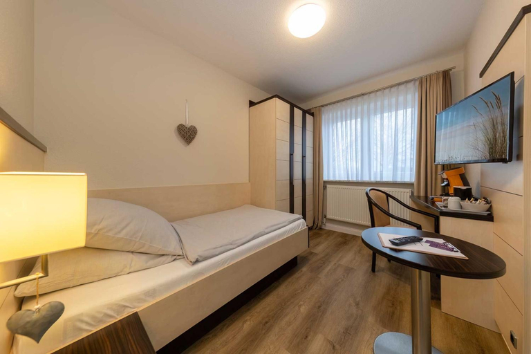 Bedroom, Landgasthof Struckum, Nordfriesland