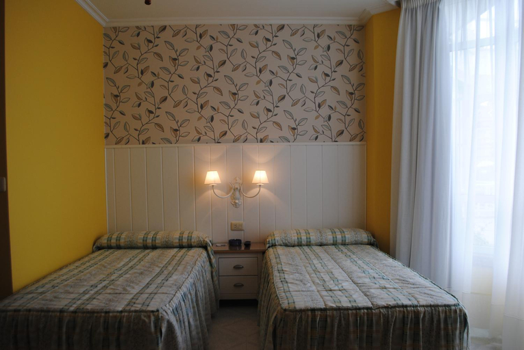 Others 4, Hostal Santa Marta Playa, Pontevedra