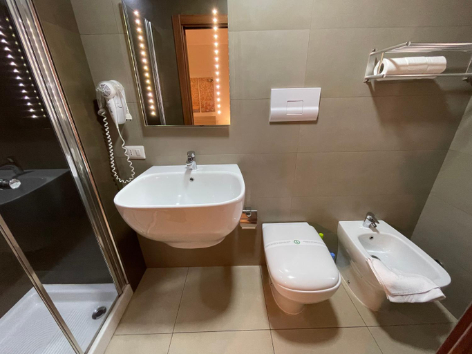 Bathroom 3, B&B Elisir, Caltanissetta