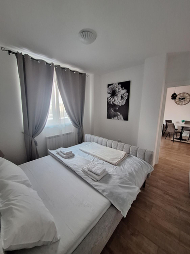 Others 4, Doveja Apart, Novi Sad