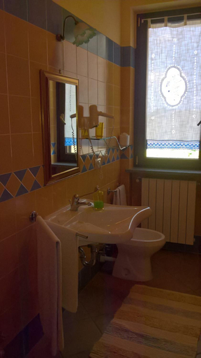 Bathroom 2, Il Girasole, Alessandria