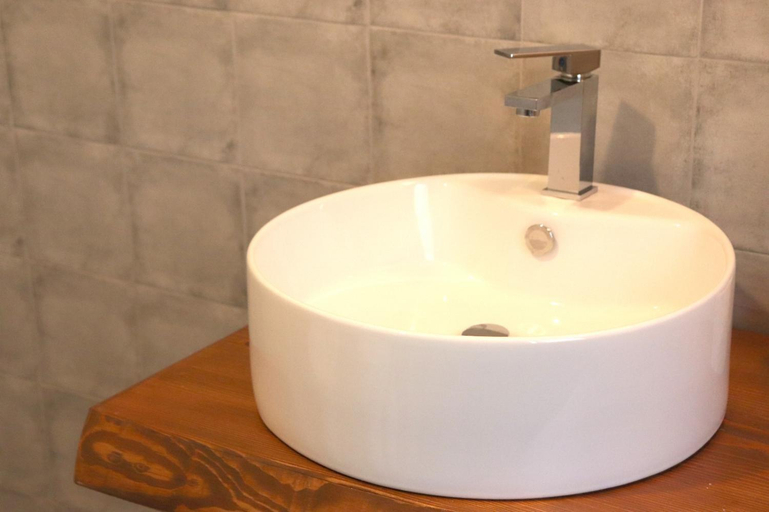 Bathroom 5, Le Camere di Don Vito, Syracuse