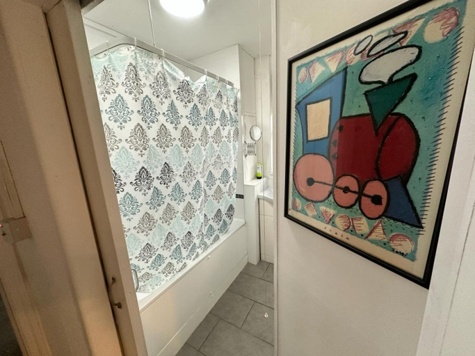 Others 4, Aldgate East Rooms R2, London