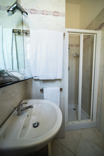 Bathroom 5, Hotel Rosabianca, Rimini