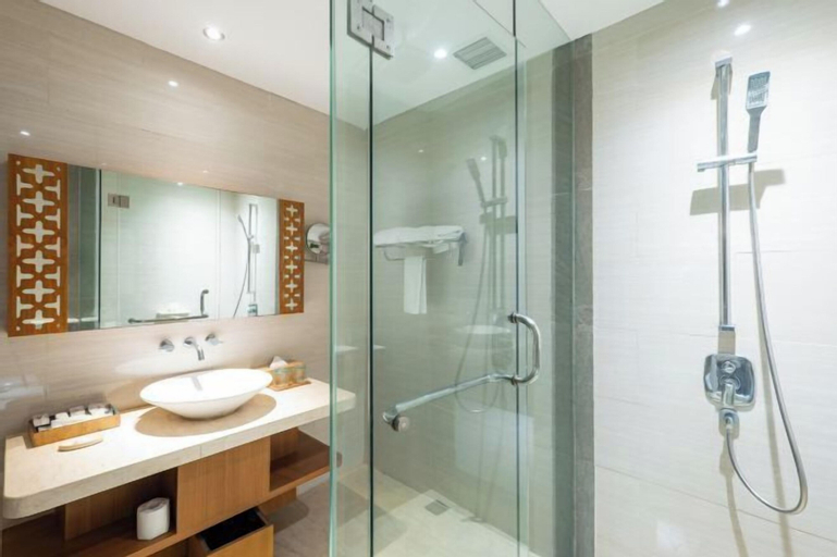 Bathroom 11