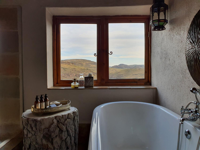 Bathroom 2, Tenahead Mountain Lodge and Spa, Joe Gqabi