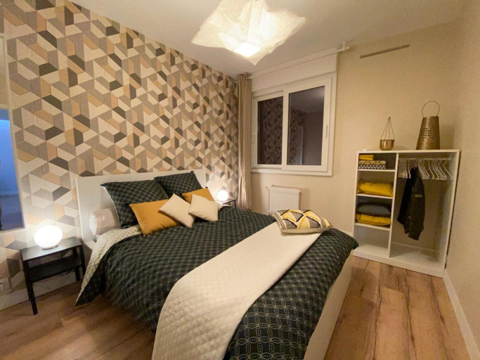 Bedroom 1, Lumineux T2 situe dans l'hyper centre de Tours, Indre-et-Loire