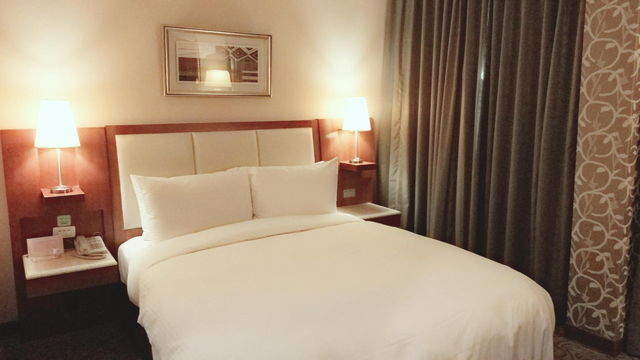Bedroom 2, Elegance Hotel, Taipei City