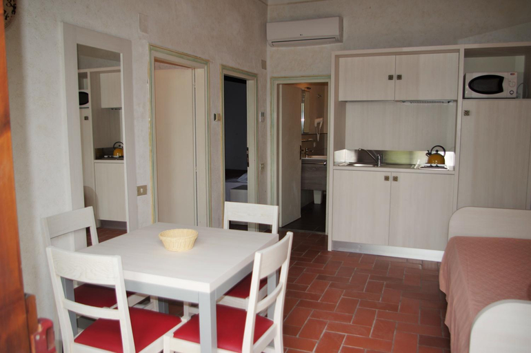 Dining Room 6