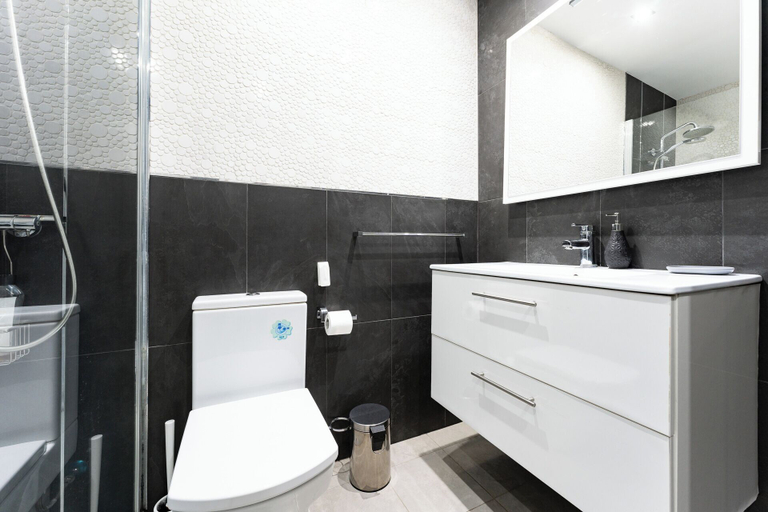 Bathroom 3, CT 350 - Faro's Marbella Beachapartment, Málaga