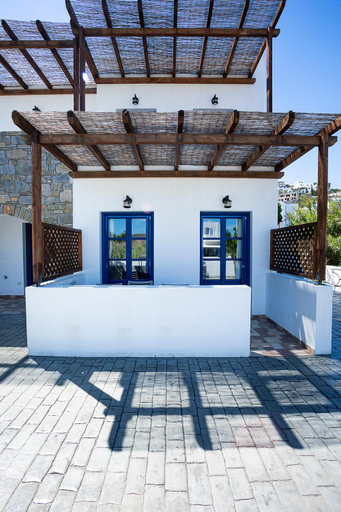 Others 3, Almiriki Serifos, South Aegean