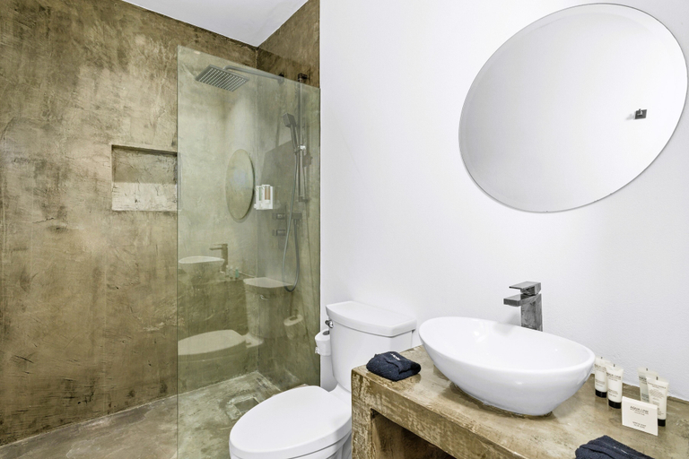 Bathroom 4, LUX Villas by Bocobay