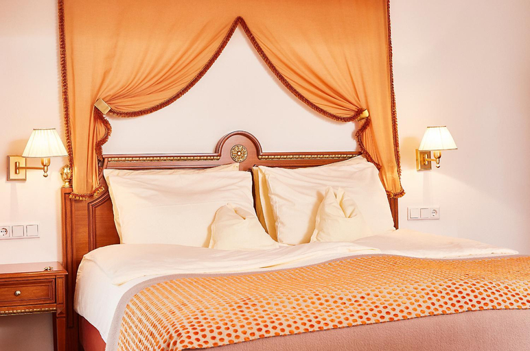 Bedroom 3, Hotel Barbarahof 4 stars Superior-Summercard inclusive-Adults Only from 14 years, Zell am See