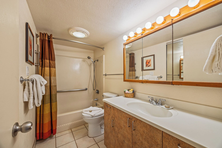 Bathroom, Kuleana Club - 402, Maui
