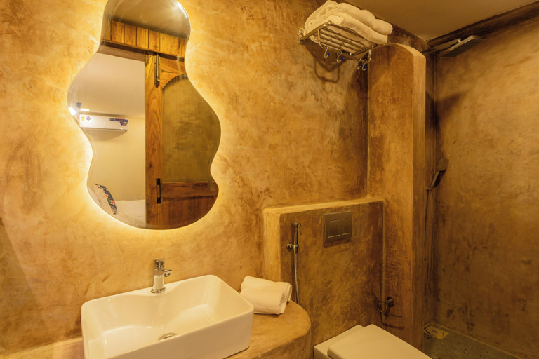 Bathroom 4, La Vaiencia Luxury Apartments, North Goa