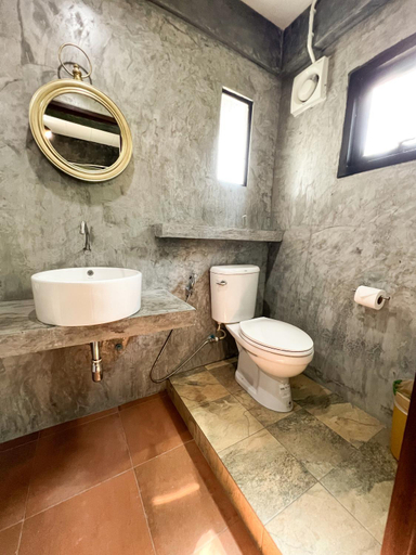 Bathroom 4, Aonang Third Place, Mueang Krabi