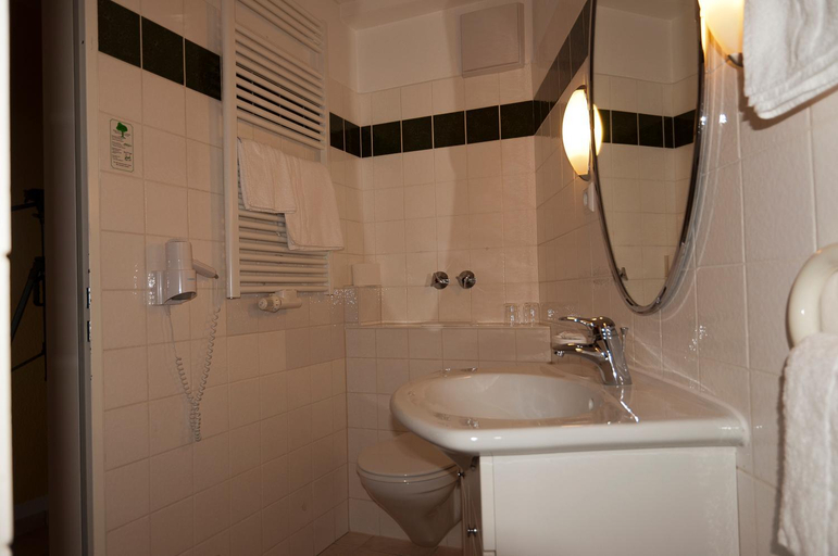 Bathroom, Haus Deutsch Krone, Osnabrück