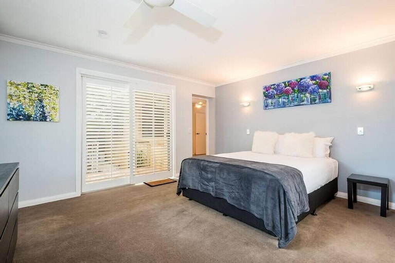 4 BDRM Pet Friendly Home 200m to Creek, Gold Coast