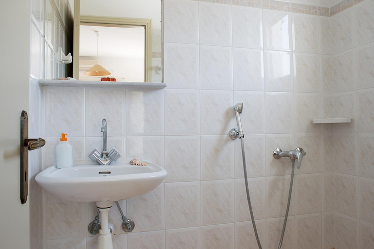 Bathroom 2, Marili Apartments Studios, South Aegean